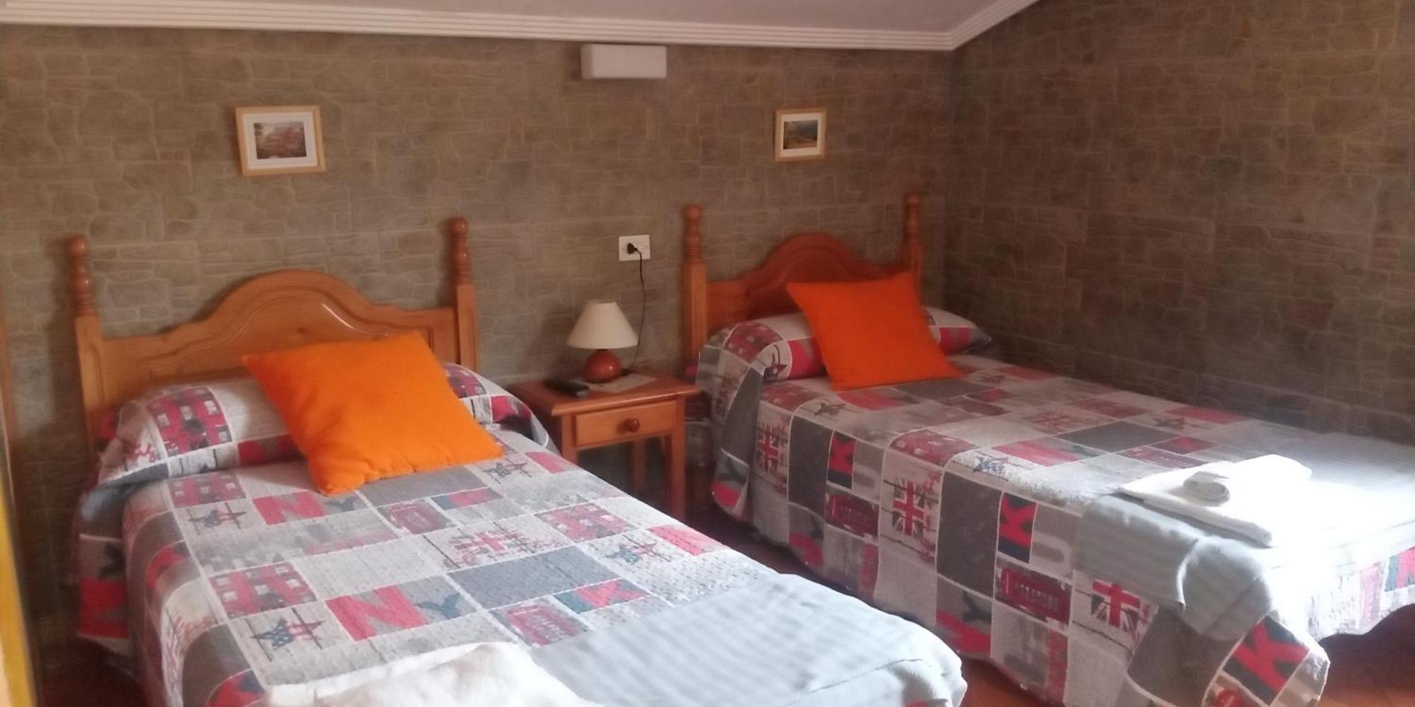 Guest house Hostal La Collada De Aralla